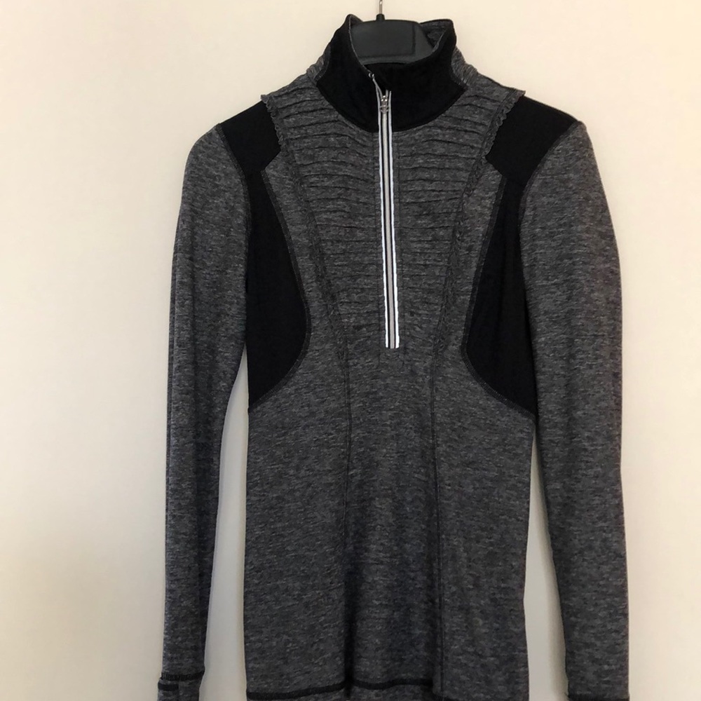 Lululemon Fitted pull over